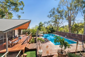 full-view-pool-deck-balustrade