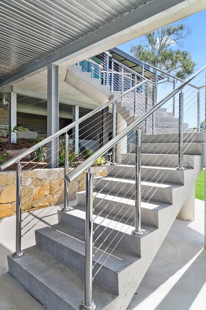 Stainless-steel-handrail-and-posts